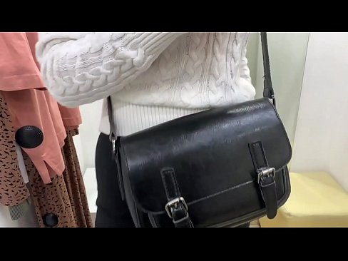 ❤️ Фитинг бөлмөсүндө жаш канчык FeralBerryди дилдо менен коомдук мастурбациялоо ️❌ Супер порно боюнча бизде ☑